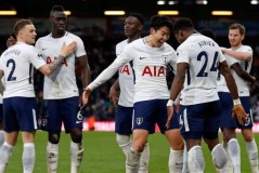 利兹联与埃弗顿：英超赛场盈利与可持续发展的和解之路